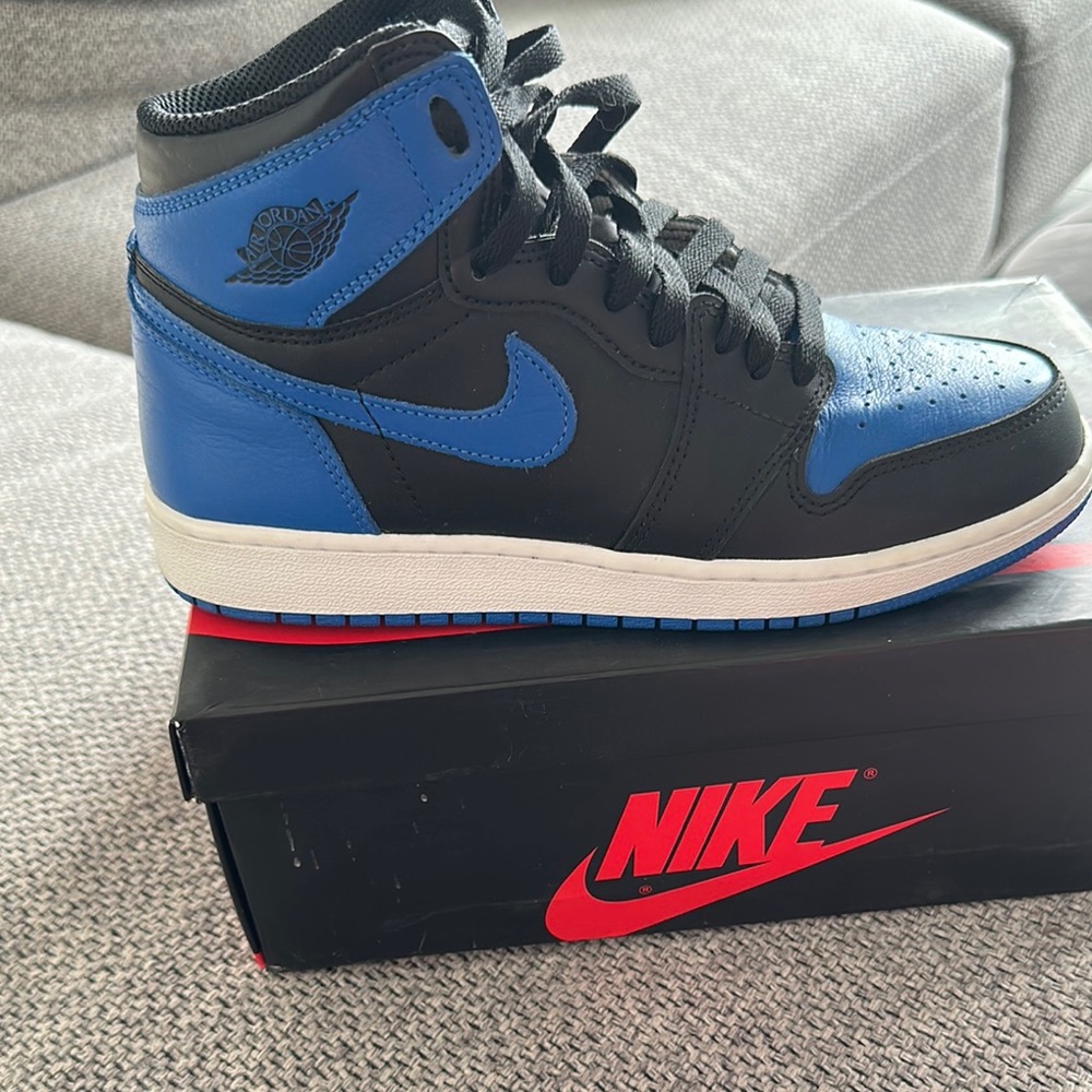 Nike Men's Black and Blue Sneakers - Picture 3 of 5